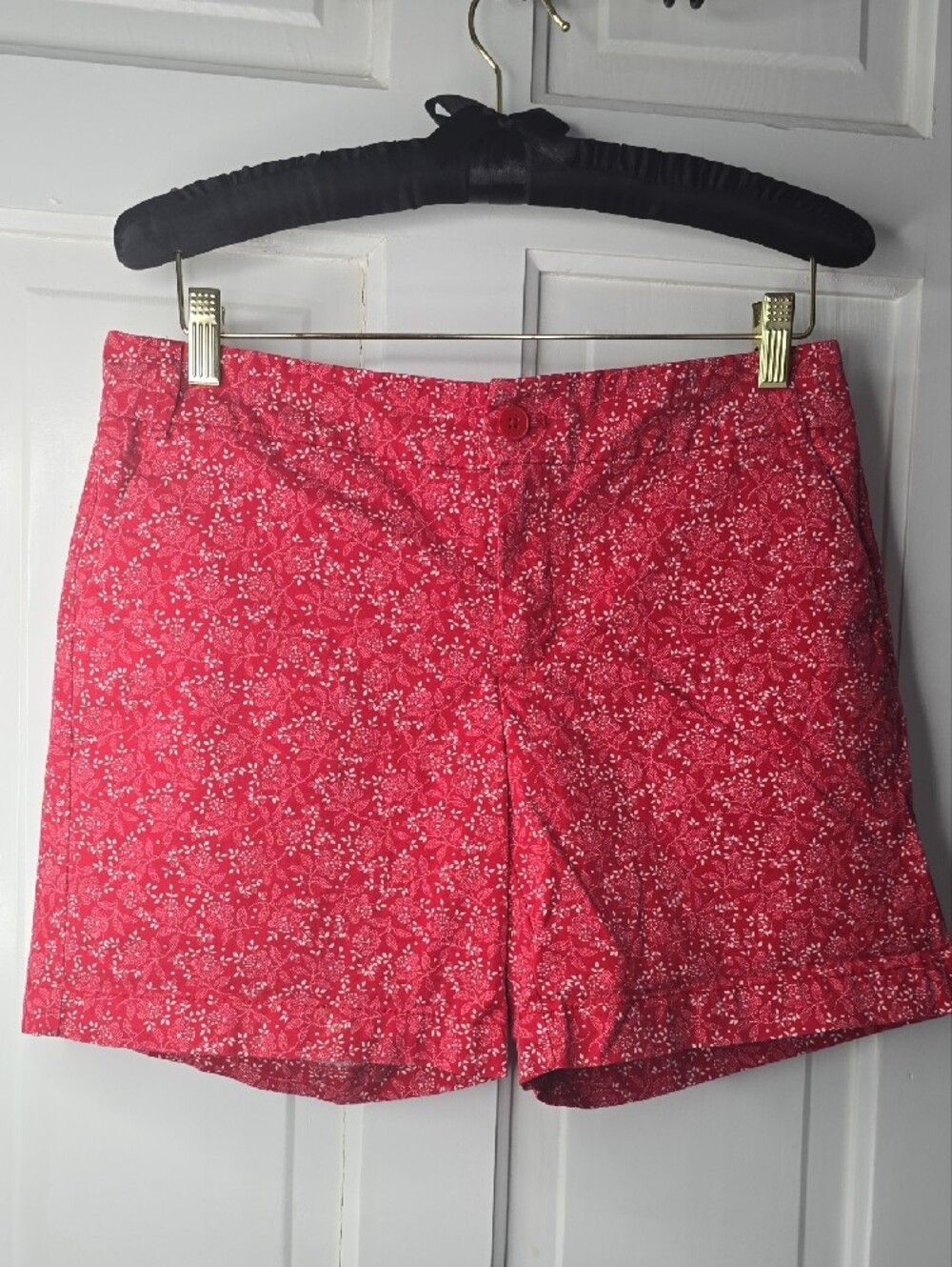 Chaps Women's Size 6 Red White Floral Print Shorts Cotton Flat Front Summer